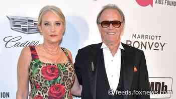 Peter Fonda's widow suing hospital and doctors over his lung cancer death: report