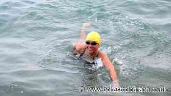 Endurance swimmer begins record-breaking Channel attempt