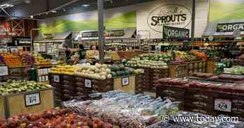Video shows man's anti-mask tirade in Arizona grocery store before he is carried out