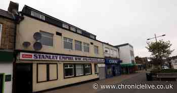 Coronavirus outbreak at pub puts 'more than 100 customers at risk'