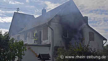 Wohnhausbrand in Mörz: Feuerwehr entdeckt Leichnam eines 47-Jährigen - Rhein-Zeitung