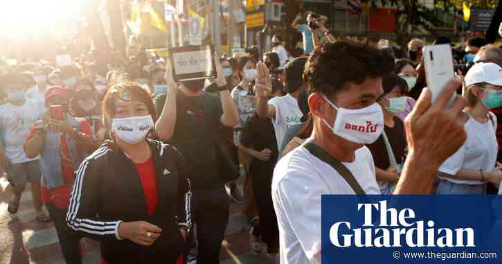 Pro-democracy movement draws thousands in Bangkok