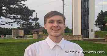 Teen leading in Kansas race admits blackmail, revenge porn