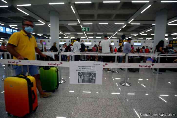 Airlines, airports to push for COVID testing as quarantines hit traffic