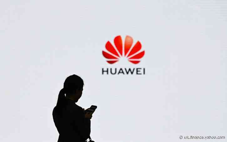 Huawei phones face losing Google Play access after US clampdown
