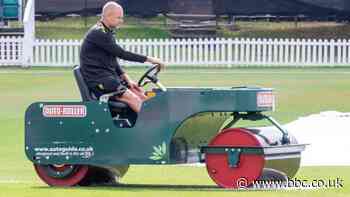 Bob Willis Trophy: Less than nine overs bowled on day three of Leicestershire v Durham