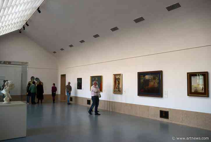 Drive-Thru Museum in the Netherlands, Michael Rakowitz’s Playful Provocations, and More: Morning Links from August 18, 2020