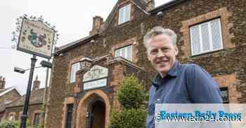 New hotel suite launched at Norfolk coaching inn with £8,000 designer bath tub - Eastern Daily Press