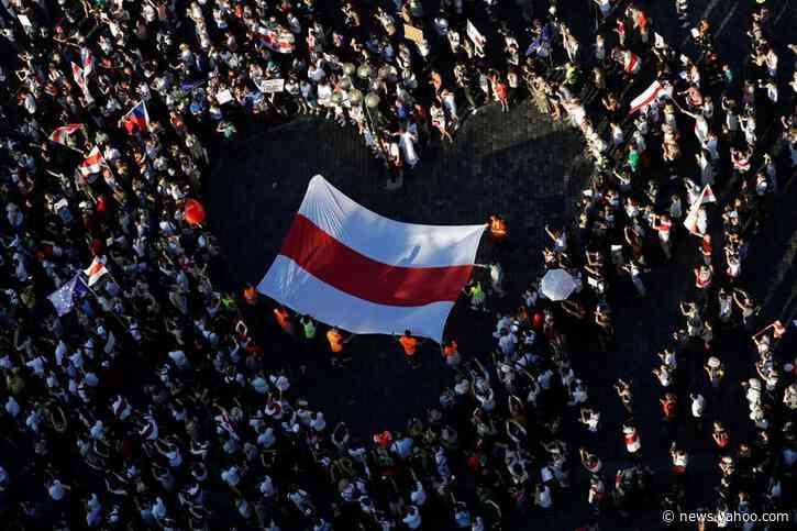 Hundreds gather in Prague, Warsaw to support Belarus protesters