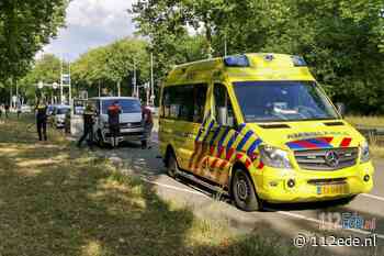 Auto's met elkaar in botsing op de Slotlaan in Ede