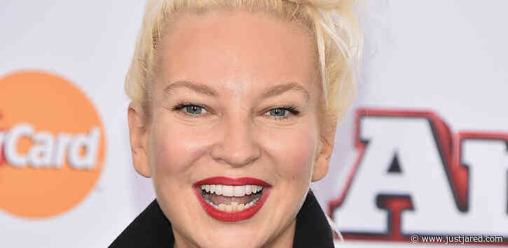 Sia Uses Bathroom, Flushes Toilet During Live Interview (Video)