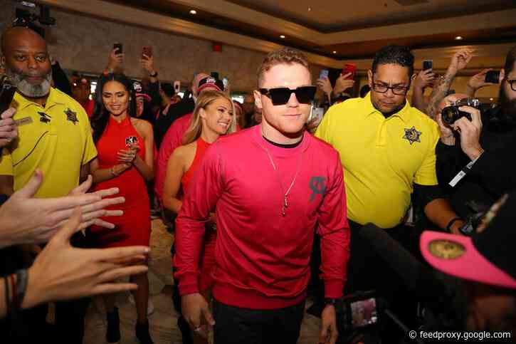 Saunders labels Canelo a “cherry-picker” for choosing Yildirim to fight