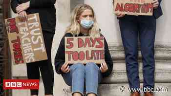 A-levels U-turn: Government considering lifting cap on medicine places - BBC News