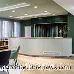 Colour, light and wood ensure comfortable work surroundings