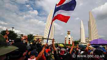 Thai protests: Thousands join rally in Bangkok