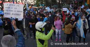 En Mendoza y Buenos Aires miles de personas marcharon en contra del gobierno nacional - Los Andes (Mendoza)