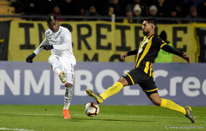 Galaxy add Colombian midfielder Yony Gonzalez on loan from Benfica