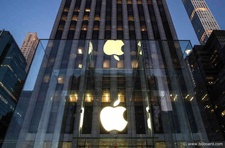 Apple Reaches $2 Trillion Market Value as Tech Fortunes Soar