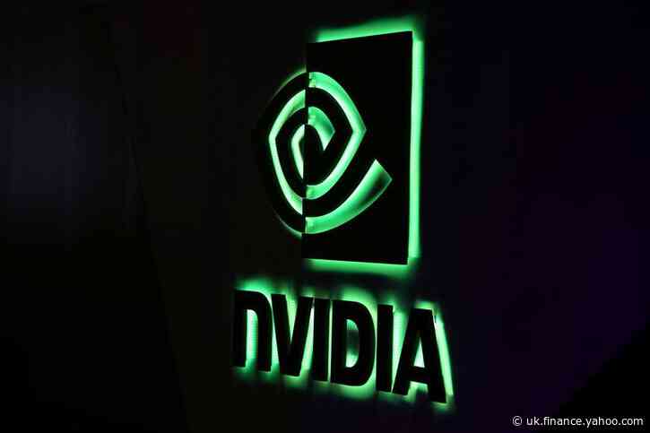 Nvidia beats estimates but data center performance leaves shares flat