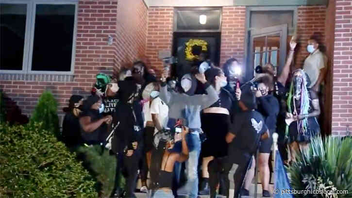 Protesters Gather Outside Pittsburgh Mayor Bill Peduto’s House For 2nd Consecutive Night; Police Declare ‘Unlawful Assembly’