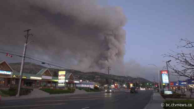 Crews prepare for changing winds in fight against 2,000-hectare Okanagan wildfire