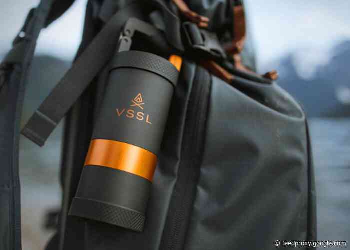 VSSL JAVA coffee grinder lets you prepare your coffee beans anywhere