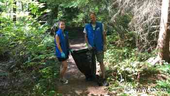 Why homeless people are helping clean up pandemic trash in this B.C. community