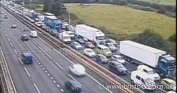 Live M5 and M4 traffic: Long queues after crash