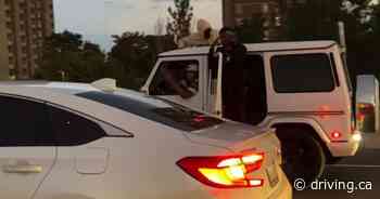 Local Toronto rapper stops 401 highway traffic to shoot music video - Driving