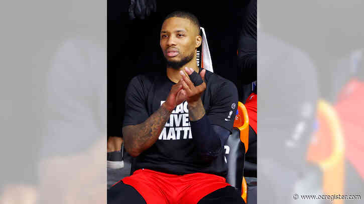 Damian Lillard plans to play with dislocated finger in Game 3 for Trail Blazers