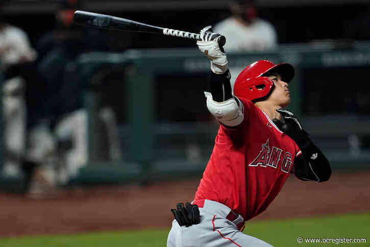 Slumping Shohei Ohtani sits as Andrelton Simmons returns to Angels lineup