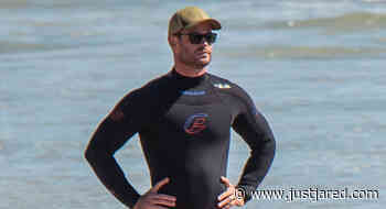 Chris Hemsworth Wears Skintight Wetsuit to Go Scuba Diving With His Dad - Just Jared