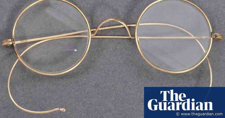 Gandhi's glasses sell for £260,000 in UK auction