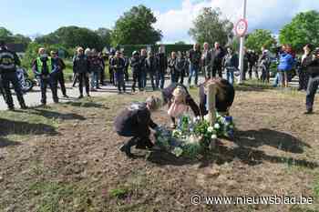 Indrukwekkend en ‘brullend’ afscheid van motorrijder ‘Bush’ (54): “Hij was een echte easy rider”
