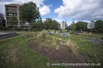 Man stabbed in front of children in south London park