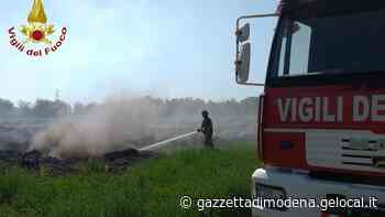 Modena, i vigili del fuoco intensificano il lavoro per fermare fumi ed emissioni "infinite" da Hombre - La Gazzetta di Modena