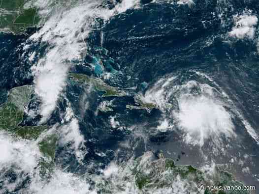 Double hurricane threat as Tropical Storms Laura and Marco advance towards US Gulf Coast