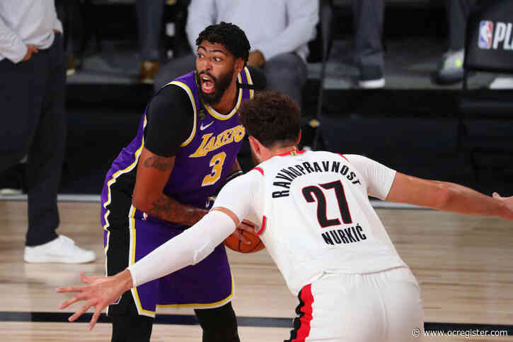 Photos: Lakers defeat Portland in Game 3, lead first round series 2-1