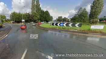Car crashes into tree after hitting Greyhound roundabout