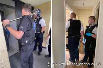 Two arrested in Welling after early morning police raid