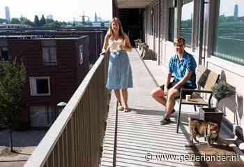 Sanne (31) en Tom (29) zouden in april gaan trouwen, maar nu kopen ze eerst een huis