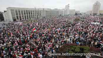 Vast protest in Minsk keeps up pressure on Belarus president