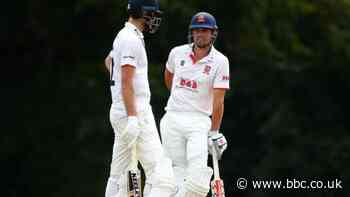 Bob Willis Trophy: Sir Alastair Cook makes 75 for Essex against Hampshire after rain strikes at Arundel