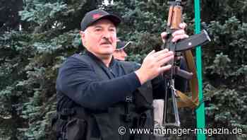 Belarus: Demonstrationen am Wochenende - Präsident in Kampfmontur