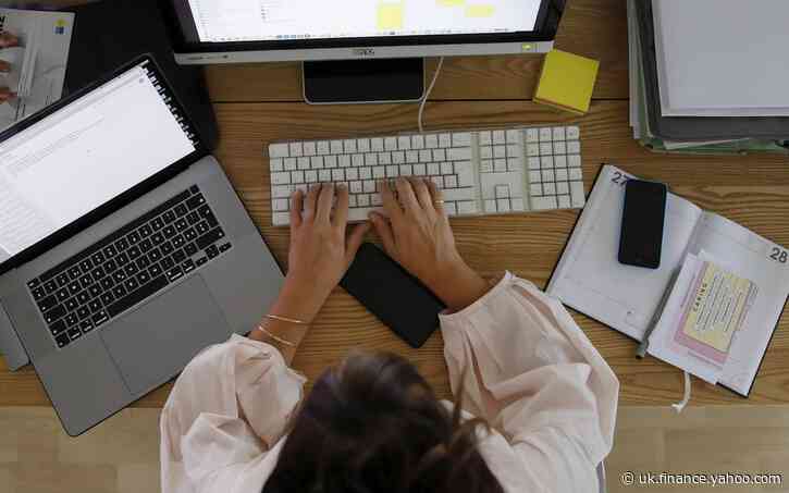 Workers in UK are the most reluctant to return to the office
