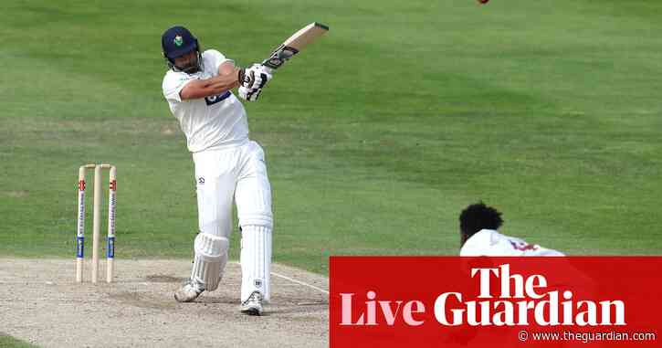 County cricket: Glamorgan's De Lange hits 62-ball century – as it happened