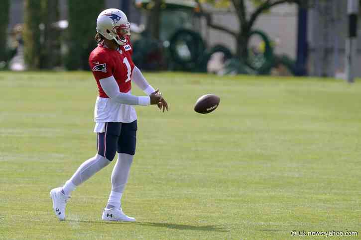 Patriots re-sign Nick Folk, adding to kicking competition
