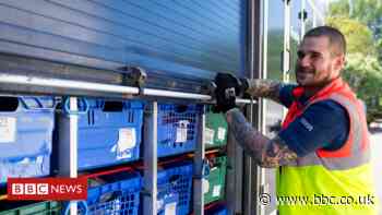 Tesco's 16,000 jobs drive to reward lockdown temps