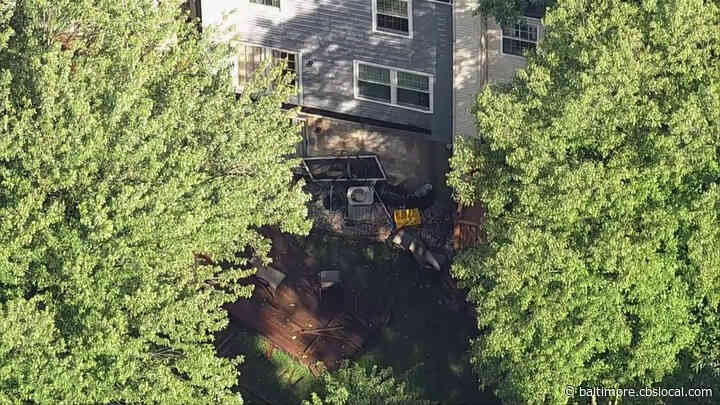 2 With Minor Injuries After Deck Collapse In Pasadena