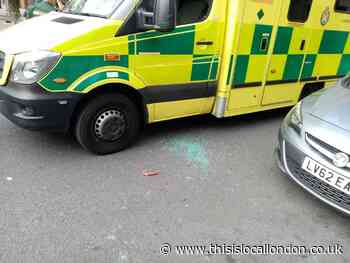 Erith: Thieves attack ambulance called to treat little boy